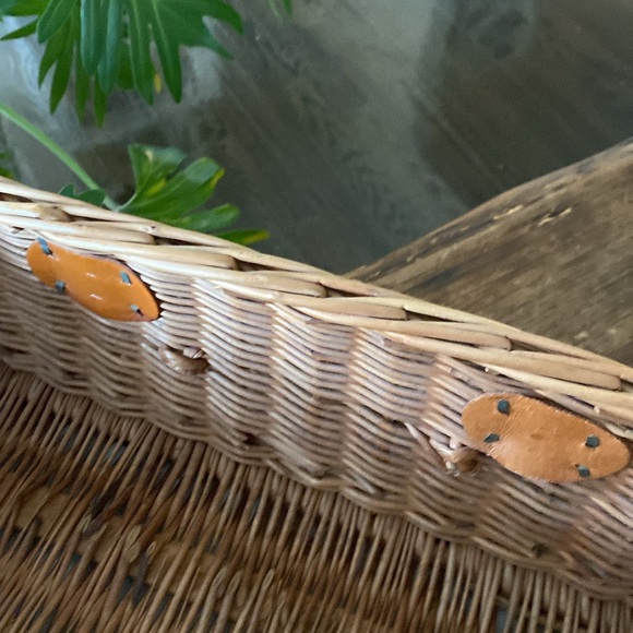 Vintage French Country Wicker Splint Wood Picnic Basket w/ Handle Leather Straps - Picture 9 of 13